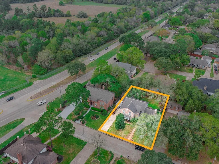 18310 Spellbrook Dr — Photo 49