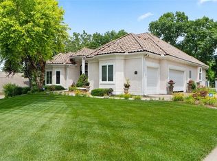 4405 N Hickory Ln, Kansas City, MO 64116