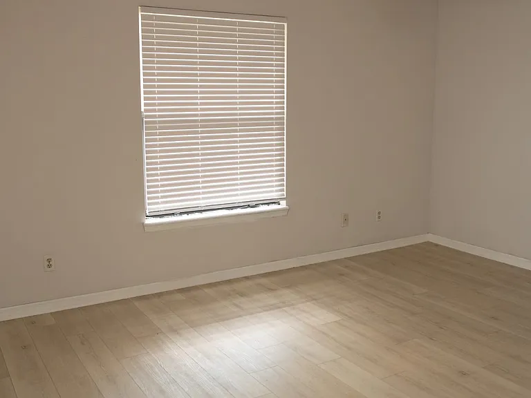 700 Columbus Way — Photo 7