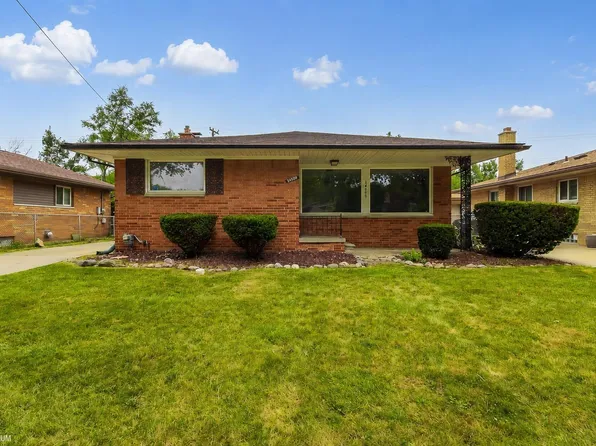 24509 Wood St, Saint Clair Shores, MI 48080