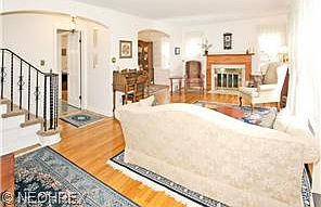 2nd image of 2334 Valley View Dr