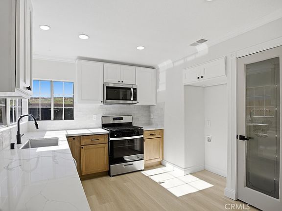 4th image of 7051 Idyllwild Ln