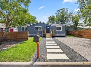 404 E Pecan St, Taylor, TX 76574