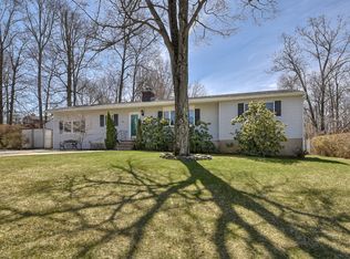 5 Oakway Dr, Stockholm, NJ 07460