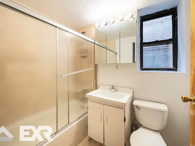 538 W 50th St #5B — Photo 6