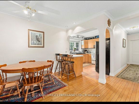 5th image of 315 Forde Cres