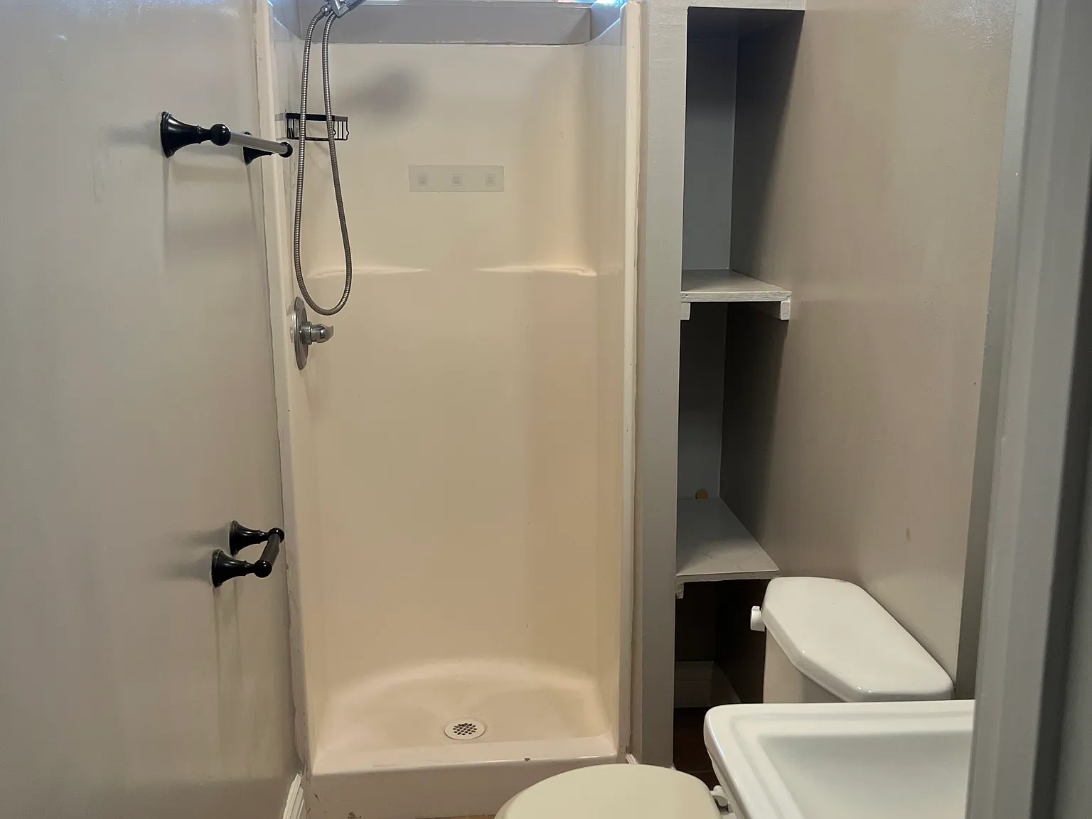 3 bed, 1000 sqft, $3,100 — Photo 4