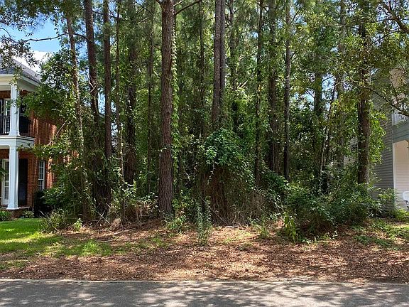 2nd image of 123 Savannah Sq