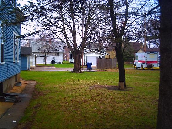 3rd image of 412 17th Ave N APT 2