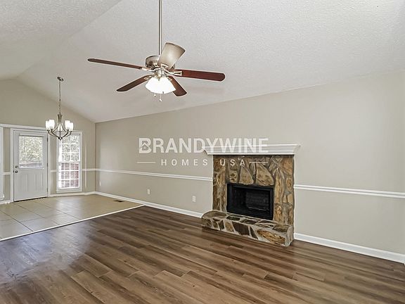 4th image of 106 Whitney Ln