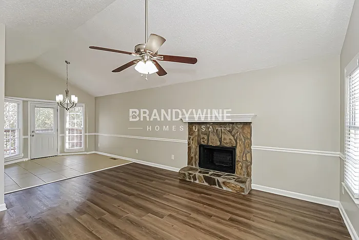 106 Whitney Ln — Photo 5