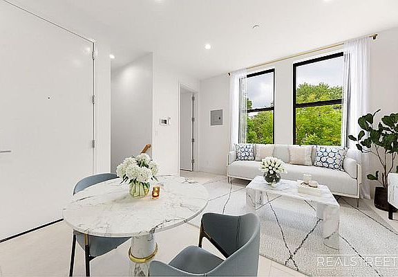 2nd image of 12 Verona Pl