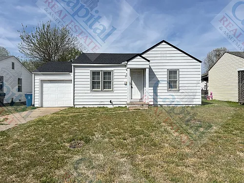 219 E Douglas Dr Photo 1