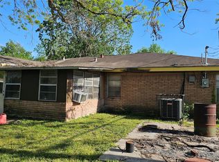 872 Lovers Ln, Houston, TX 77091