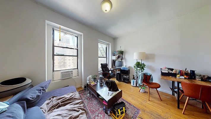 Rented by Bond New York | media 23