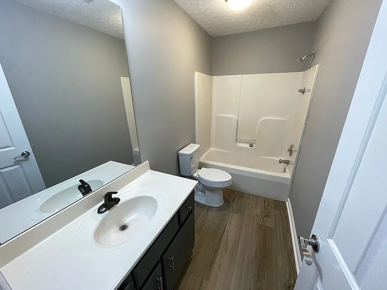197 Woodfield Cir — Photo 11