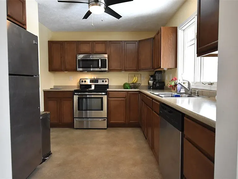 2467 E Potter Rd — Photo 7