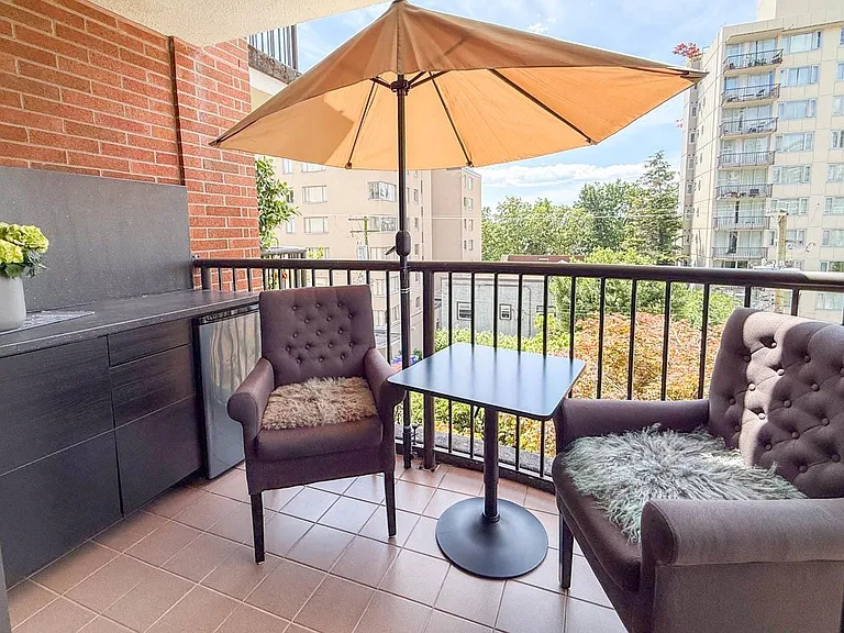1520 Harwood St #302 — Photo 8