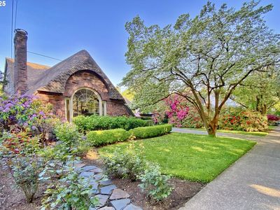 7111 SE Reed College Pl, Portland, OR, 97202