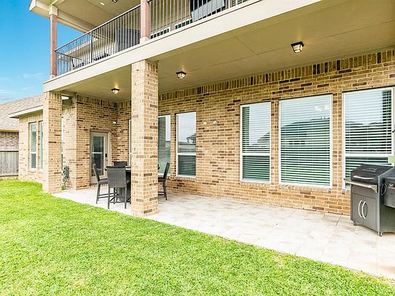 5th image of 2404 Trocadero Ln