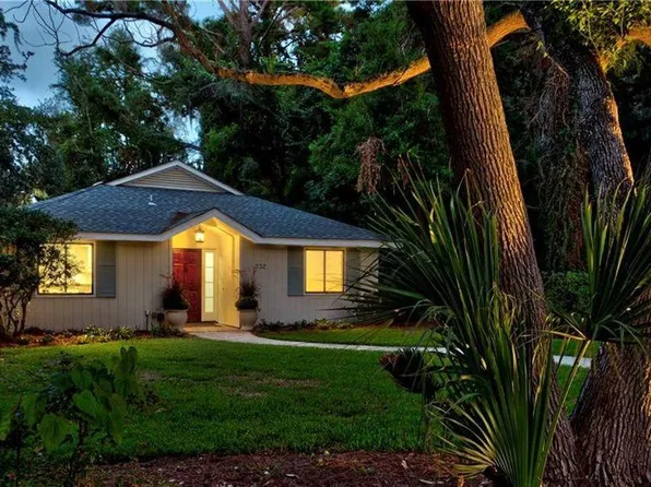 232 Peachtree St, Saint Simons Island, GA 31522