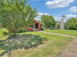 602 N College St, Cordell, OK 73632