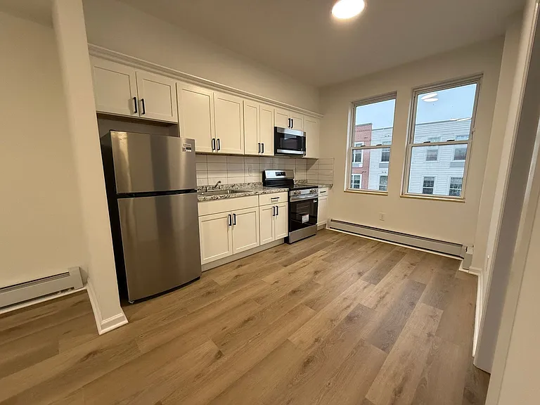31 Park St #33 — Photo 15