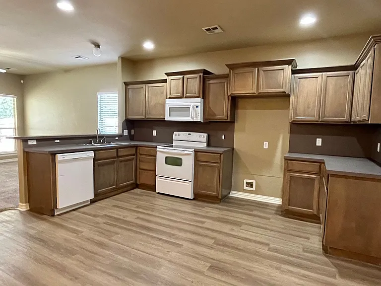 6737 NW 125th Ct — Photo 5