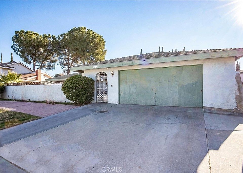 1st image of 42915 Victorville Pl