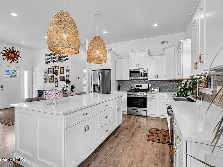 210 Mermaid Dr — Photo 7