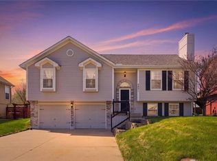 2531 NE Horseshoe Dr, Lees Summit, MO 64086
