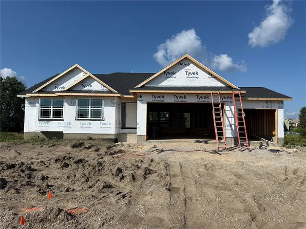 1724 Cloverleaf Crse SW, Cedar Rapids, IA 52404