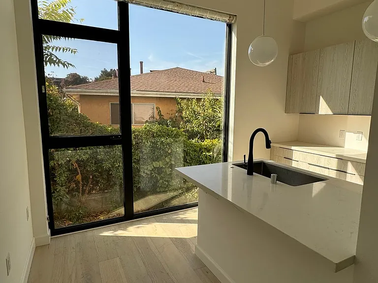 1244 Innes Ave #D — Photo 2