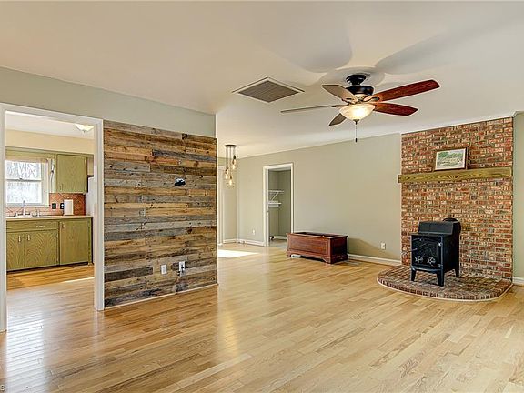 3rd image of 7605 Timberline Dr