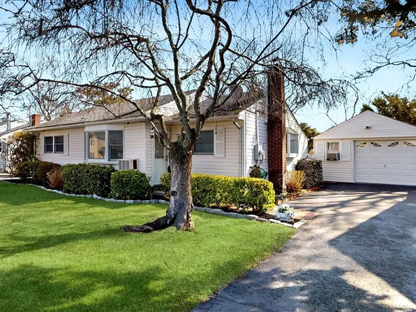 85 Washington Avenue, West Sayville, NY 11796