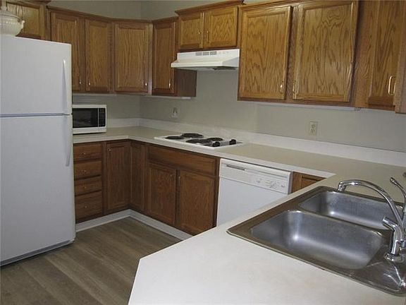 4th image of 301 Sarah Ln APT B