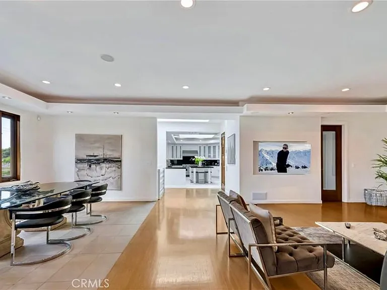 8835 Evanview Dr — Photo 7
