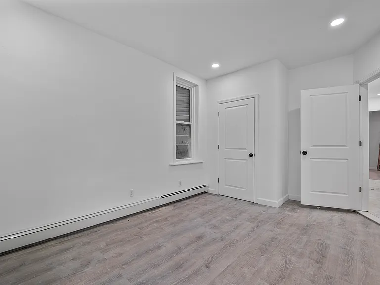 616 14th St #1 — Photo 7