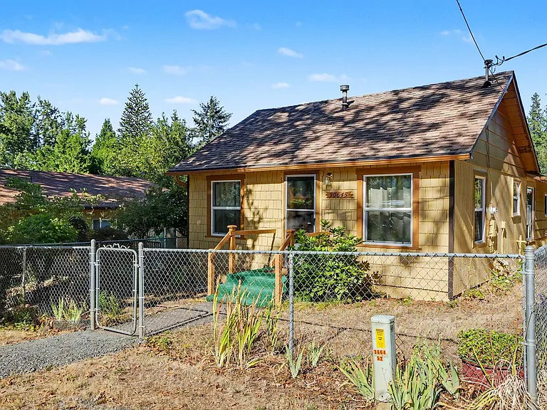 30645 Fisher St — Photo 2