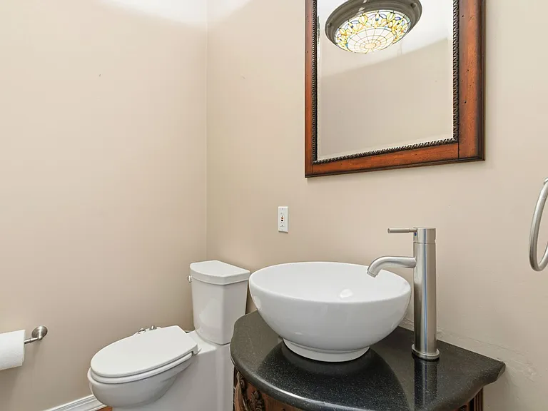 3220 Mary St — Photo 20