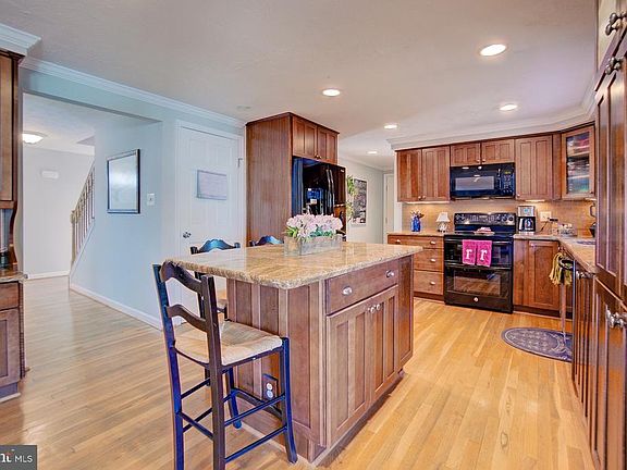 Kitchen island has lots of storage