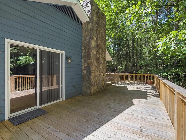 2726 Pheasant Run St — Photo 21