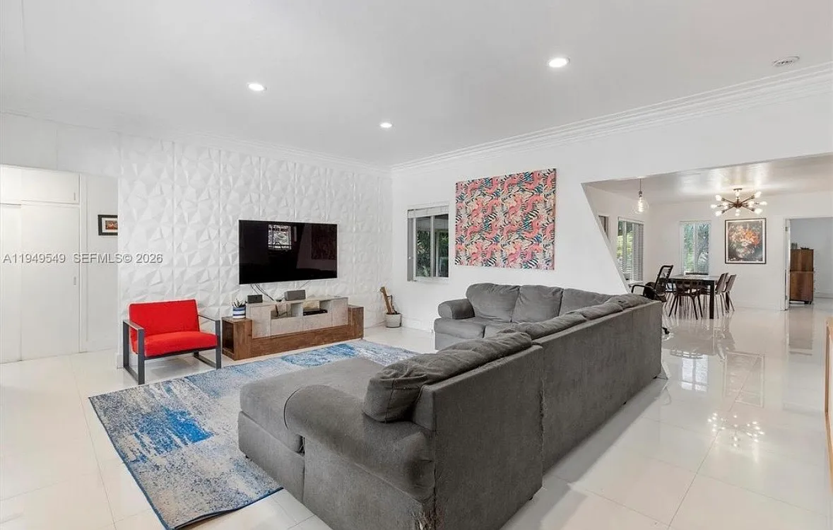 3 bed, 1954 sqft, $6,500 — Photo 3