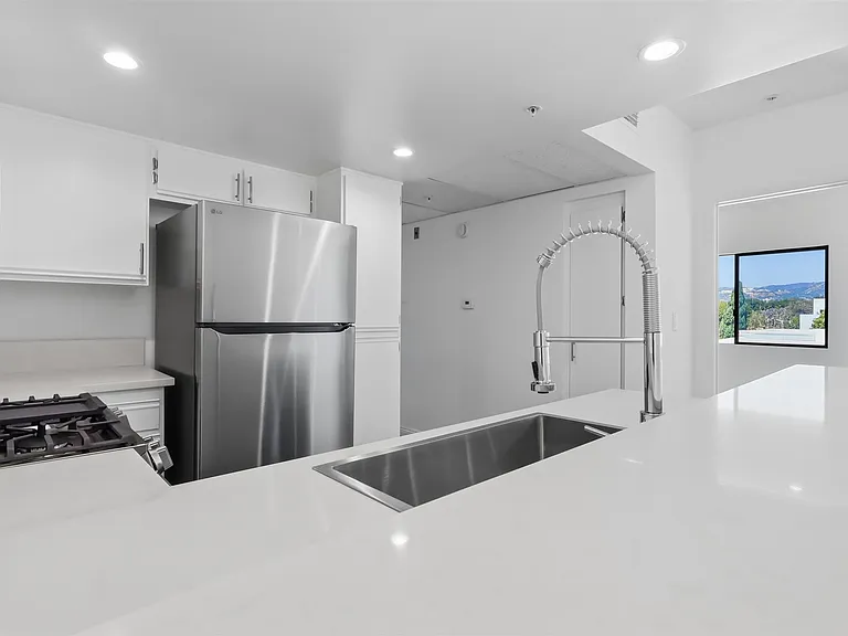 Parkview Apartments — Photo 44