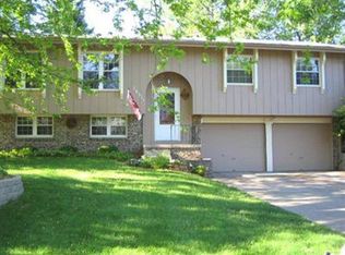 10311 Weir St, Omaha, NE 68127
