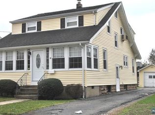 26 Lindley Ave, Tenafly, NJ 07670