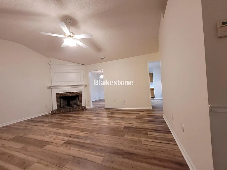 111 Lake Valley Ln — Photo 20