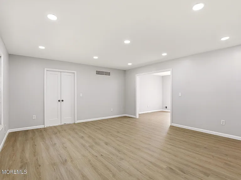 1006 Morris Ave — Photo 4