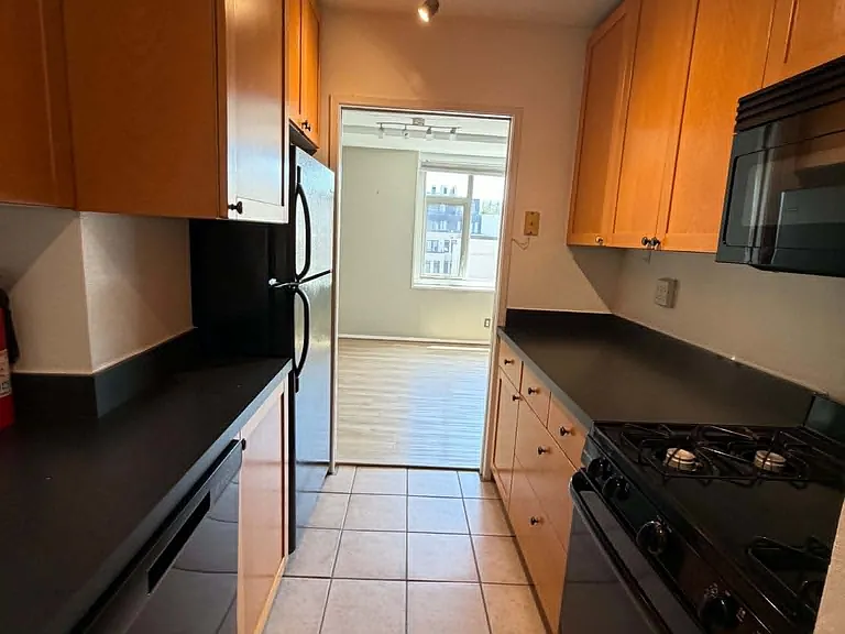 1545 18th St NW #617 — Photo 8