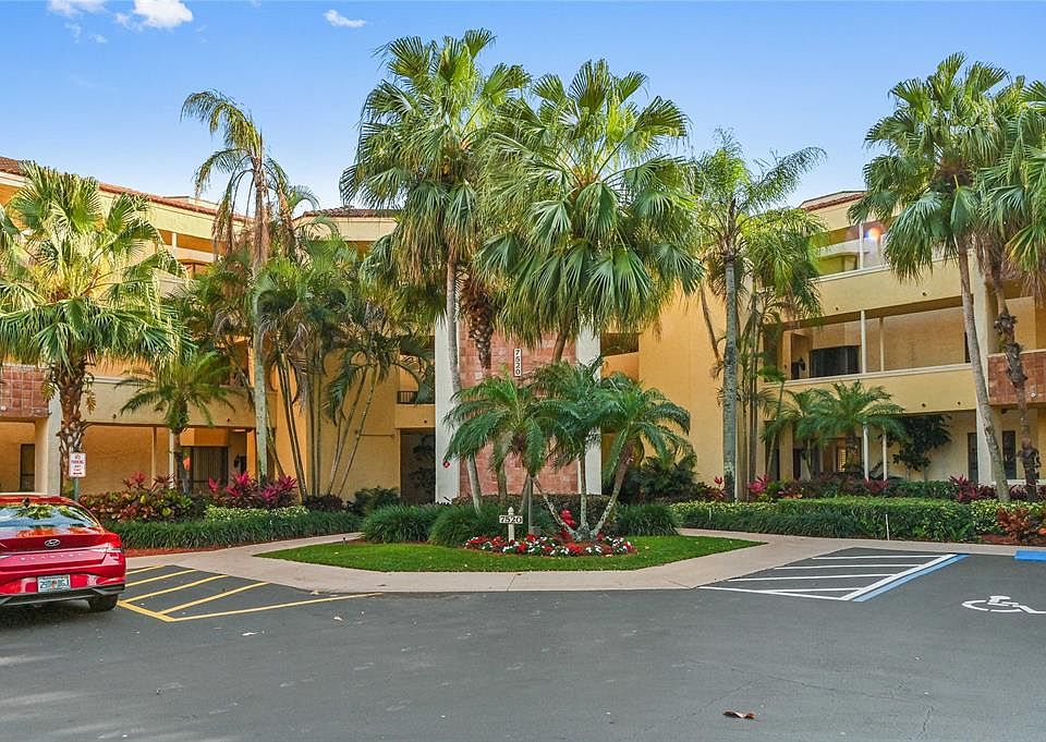 1st image of 7520 La Paz Blvd #306